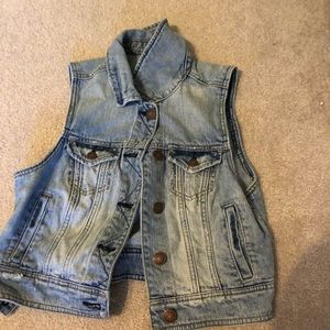 American Eagle Light Wash Jean Vest